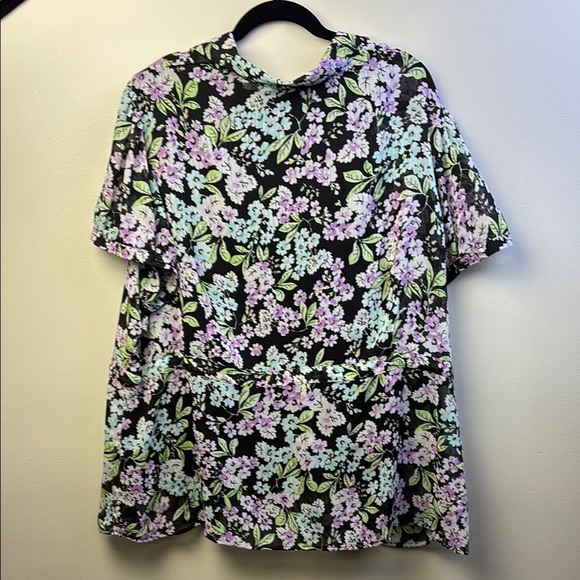 Sag Harbor Floral Black Shirt for women. Size 3X. - Picture 2 of 4